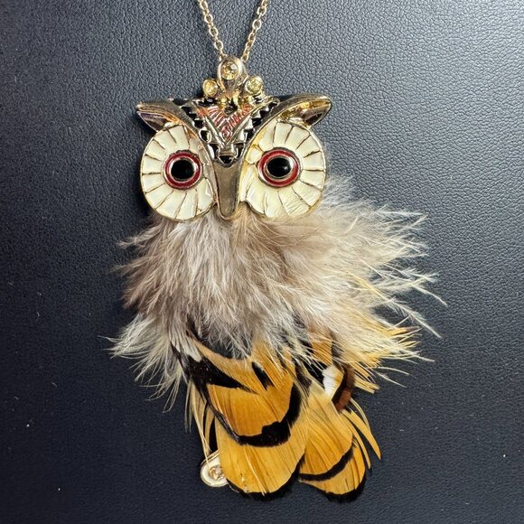 Gold Tone Chain Necklace Feathers Owl Pendant 20 inches - Picture 2 of 5